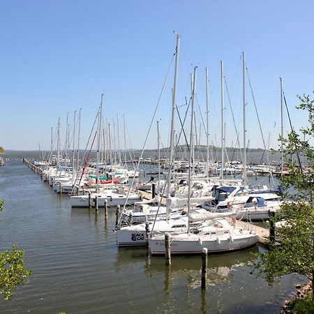 Hafennahe Penthousewohnung Mit Meerblick - Hafenresidenz Lauterbach Fewo 2-7 Luaran gambar