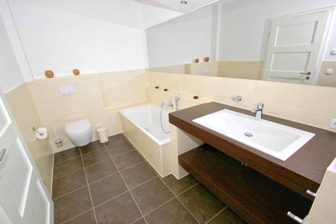 Hafennahe Penthousewohnung Mit Meerblick - Hafenresidenz Lauterbach Fewo 2-7 Luaran gambar
