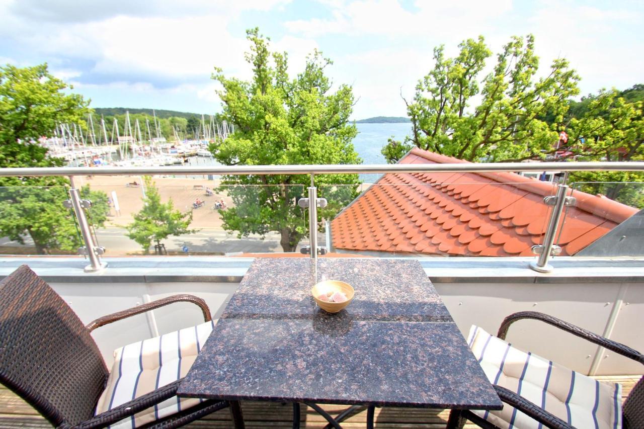 Hafennahe Penthousewohnung Mit Meerblick - Hafenresidenz Lauterbach Fewo 2-7 Luaran gambar