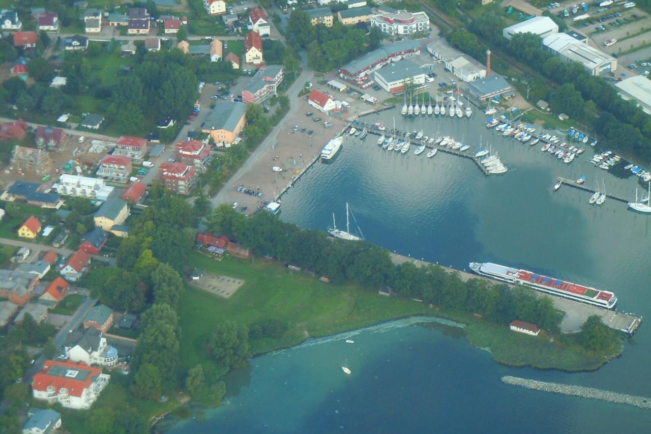 Hafennahe Penthousewohnung Mit Meerblick - Hafenresidenz Lauterbach Fewo 2-7 Luaran gambar